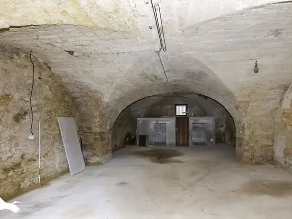 Parking/Garage/Box 100 m²