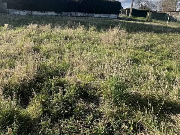 Terrain 628 m²
