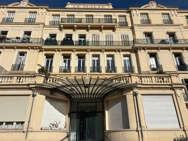 Studio 1 pièce 18 m²