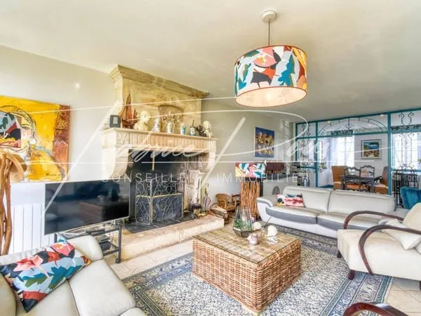 Maison 7 pièces 203 m²