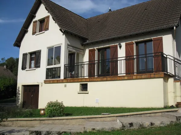 Maison au Centre du système éducatif, culturel et sportif