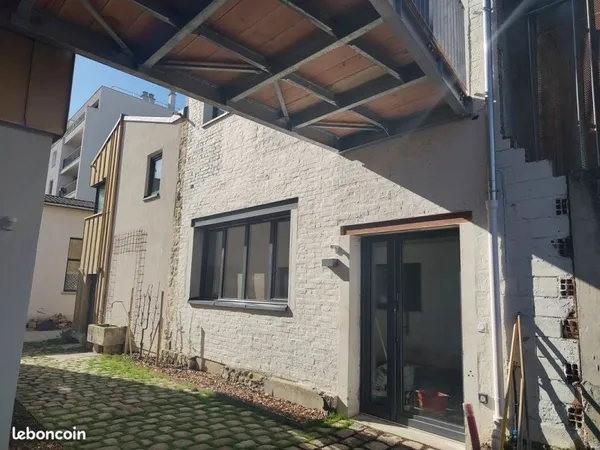 Un atelier de 53 m2 à louer au sein des Ateliers55 à Arcueil