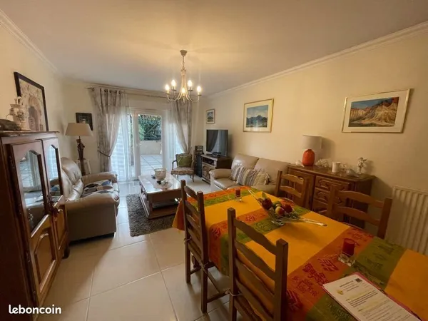 Rare superbe Rez de chaussée Superbe T5 avec terrasse et jardin