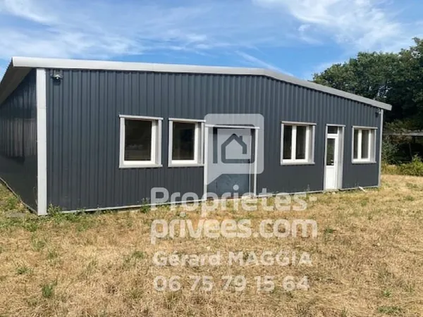 Terrain de 2747 m 2 MUZILLAC avec Bâtiment industriel 415 m2