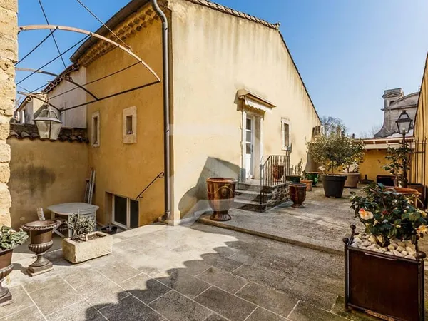 Maison 10 pièces 252 m²