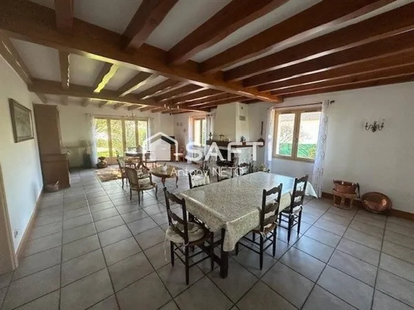 Maison 8 pièces 212 m²