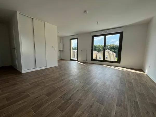 T4 de 81m² avec balcon au 1er étage