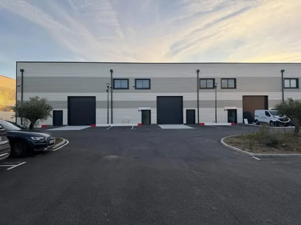 Local 1600 m²
