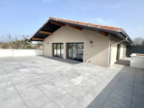 Appartement T4 Duplex - 125m2 - Côte Pavée