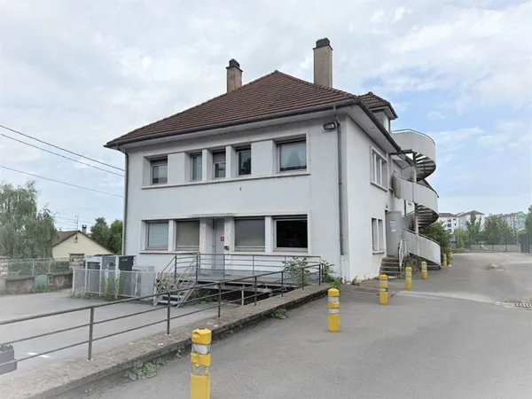 Bâtiment de bureaux 1 241m²- BESANCON