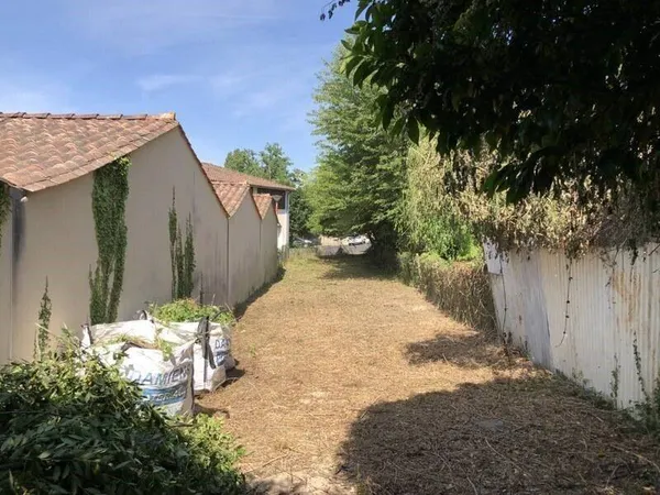 Terrain constructible 214 m²