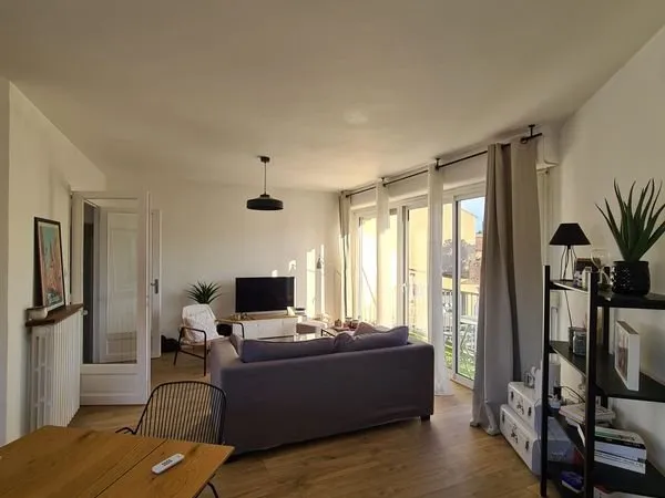 Appartement T3 meublé 83m2 traversant lumineux dans Albi