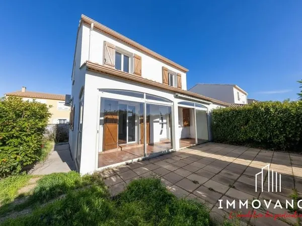 VENTE VILLA 4 PIECES AVEC GARAGE ET JARDIN