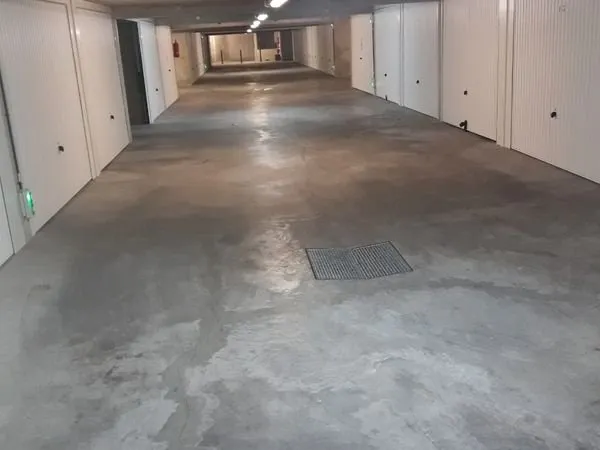 Garage fermé et sécurisé