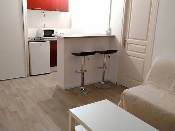 Apparemment T2 bordeaux caudera