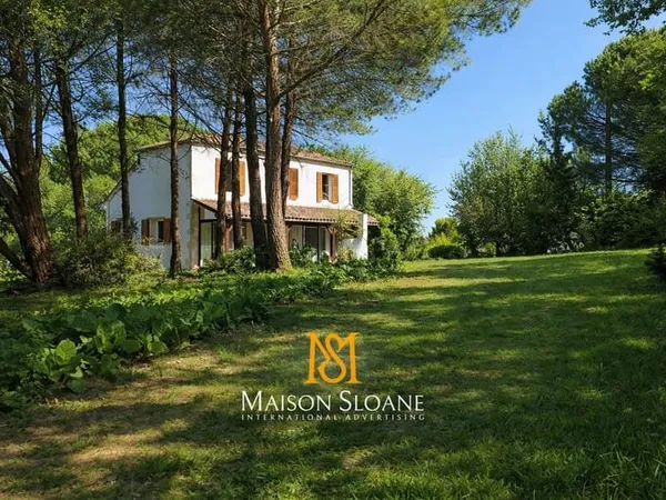 Maison de campagne et dépendances