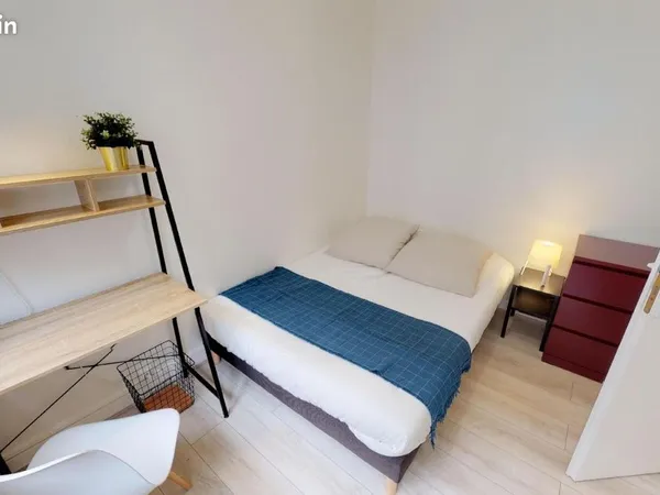 Chambre 4 pièces 53 m²