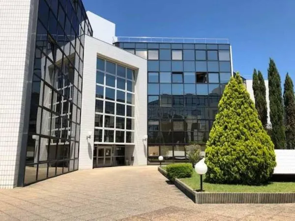 Bureau 2404 m²