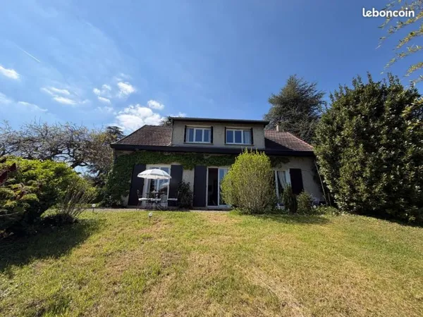 Maison 6 pièces 218 m²