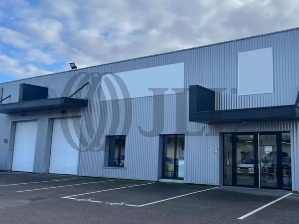 Local d'activité 1481 m²
