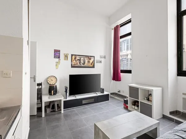 Vieux Port/ Place Général de Gaulle: Studio 19 m2 hab Lc ven