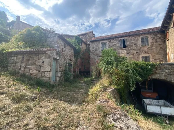 Maison en pierres à rénover