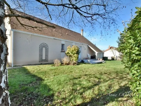 Maison 6 pièces à DAMPIERRE-EN-BURLY proche centre ville, 3 chambres