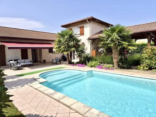 Villa 7 pièces 141 m²