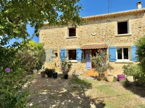 Entre Vigne et Garrigue - Maison en pierre avec terrain et garage