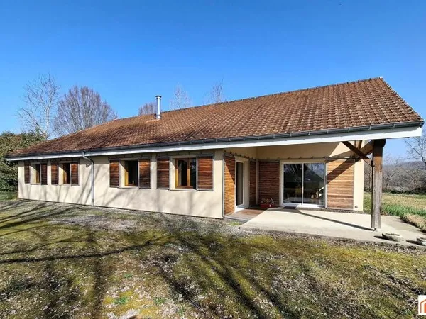 Ensemble immobilier hangar 320m2 et sa maison d'habitation 125m2