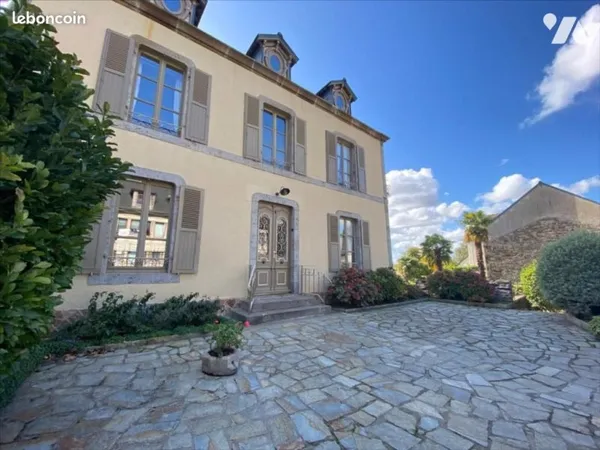 Maison 8 pièces 195 m²