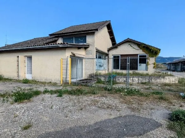 Local 4 pièces 124 m²
