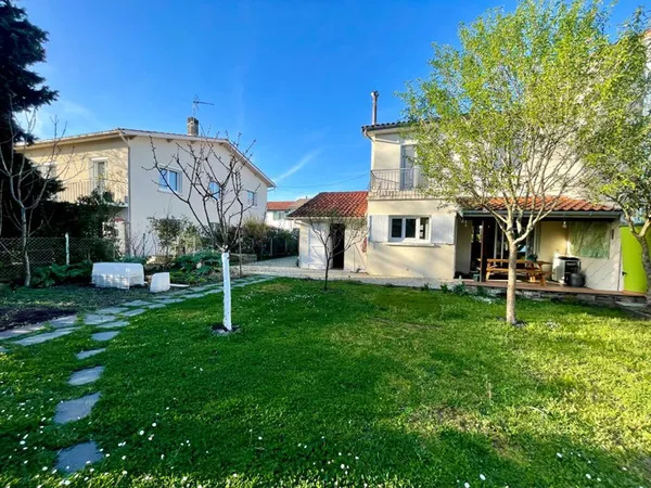 Élégante maison 3 chambres avec garage jardin ensoleillé et atelier? Cadre privilégié à Talence