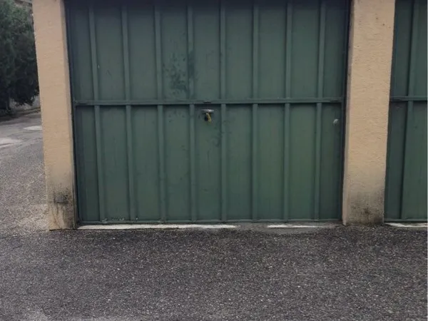 Loue Garage / Box
