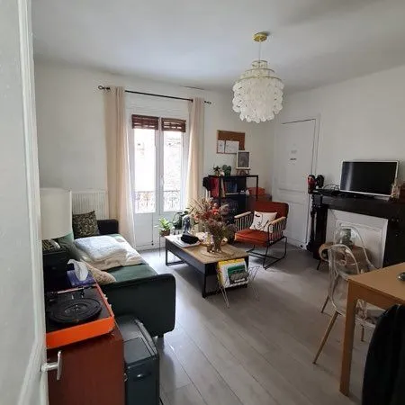 Loue 2 pièces meublés (régime location nue) Roue rive droite
