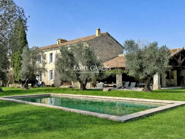 A vendre - Mas authentique avec piscine à pied du village entre Alpilles et Avignon