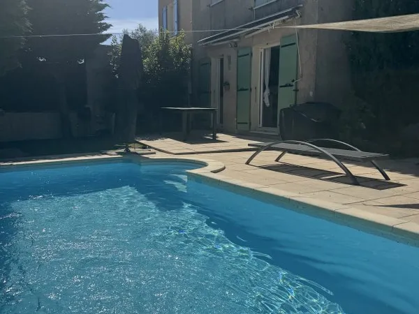 Loue maison avec jardin clos et piscine - 103m²