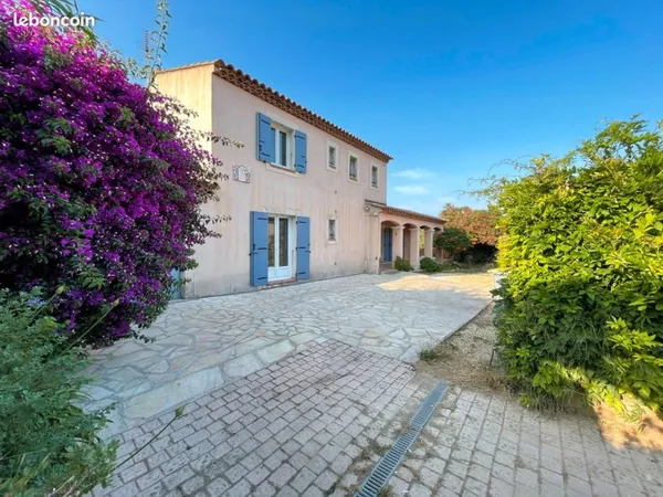 Villa 140 m2 - terrain 930 m2