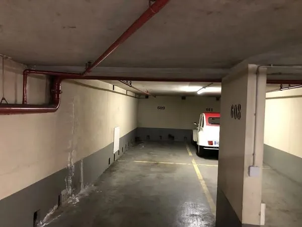 Parking 24 m²