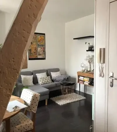 Joli F2 au centre ville avec balcon