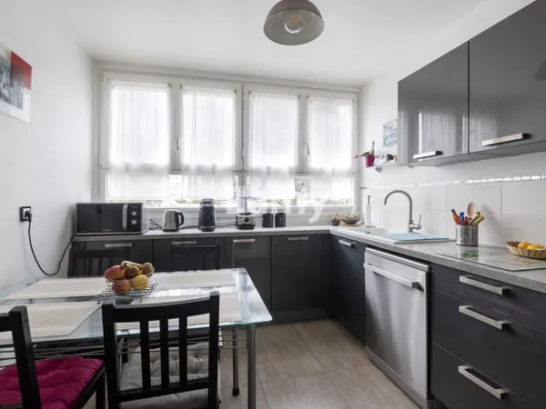 Lumineux 5 pièces de 96 m² refait à neuf avec 4 ch