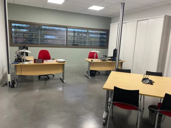 BUREAU 34 m²