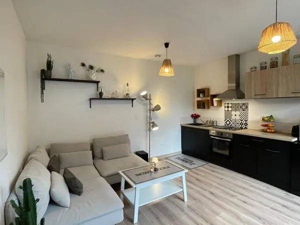 T2 coeur de ville la teste - jardin & parking privé