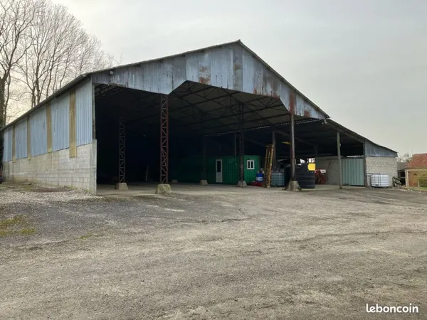 Terrain avec bâtiments agricoles - 6 966 m² - Lanches-Saint-Hilaire