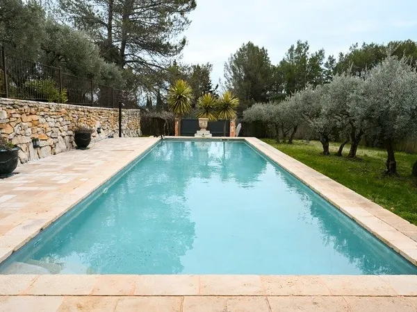 Bastide à vendre 7 pièces + dépendances (13)