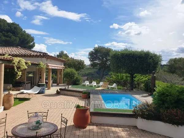 Maison 7 pièces 310 m²
