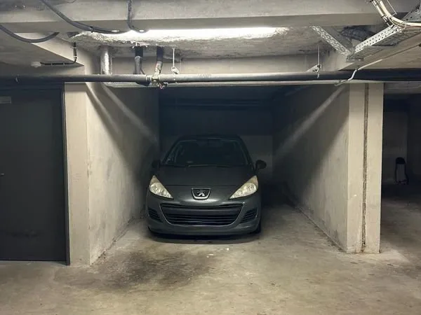 Garage / Box en sous-sol - Lyon 9 Vaise - Possibilite fermeture (boxable) - déjà loué