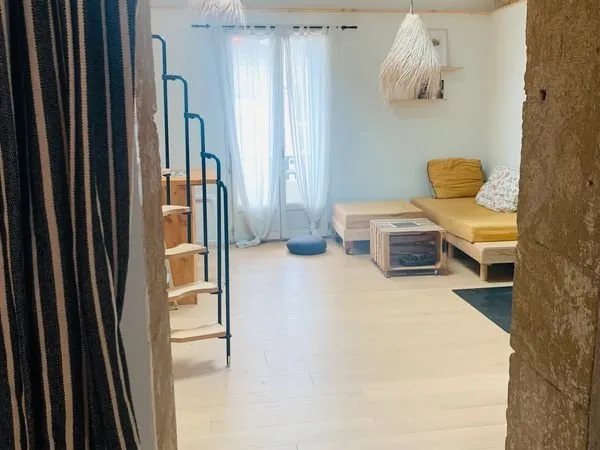 Maison 98m2 : Appart 50m2 et local pro 48m2