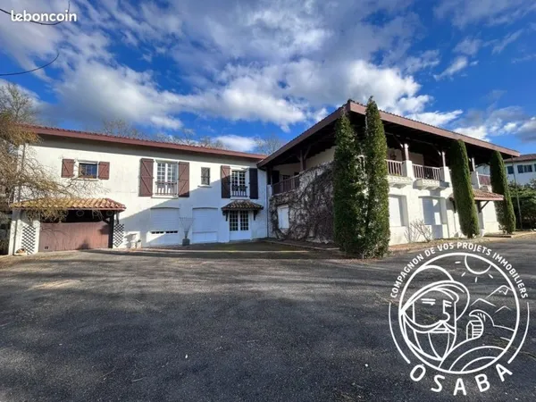 Propriété 8 pièces 311 m²
