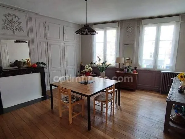 Appartement 6 pièces 196 m²